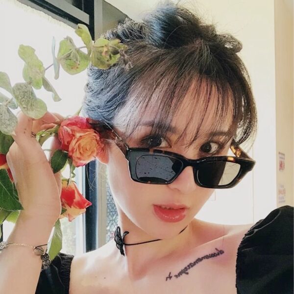 Women's Rectangle Vintage Sunglasses - Image 2