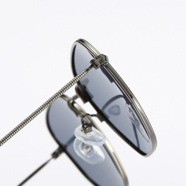 Classic Vintage Sunglasses - Image 3