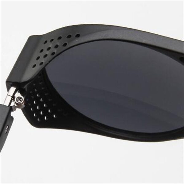 Men's Round Shaped Sunglasses - Image 4